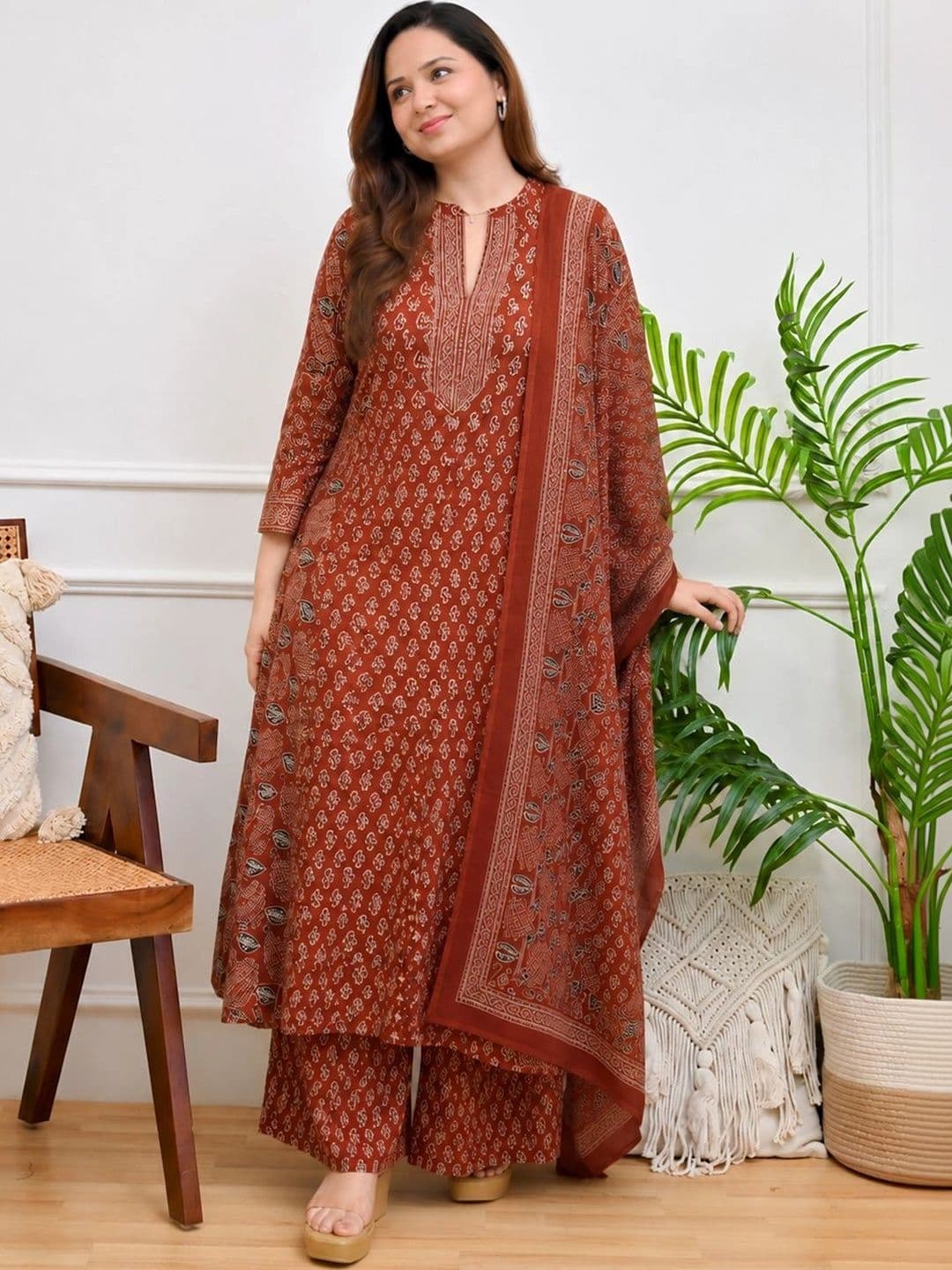 GoSriKi Women Ethnic Motifs Printed Regular Kurta with Palazzos & With Dupatta thumbnail 5