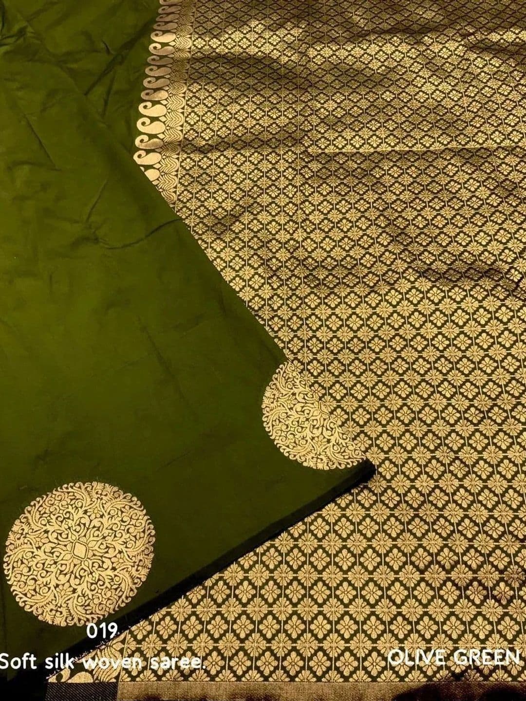 VYOM CREATION Woven Design Zari Art Silk Banarasi Saree thumbnail 3