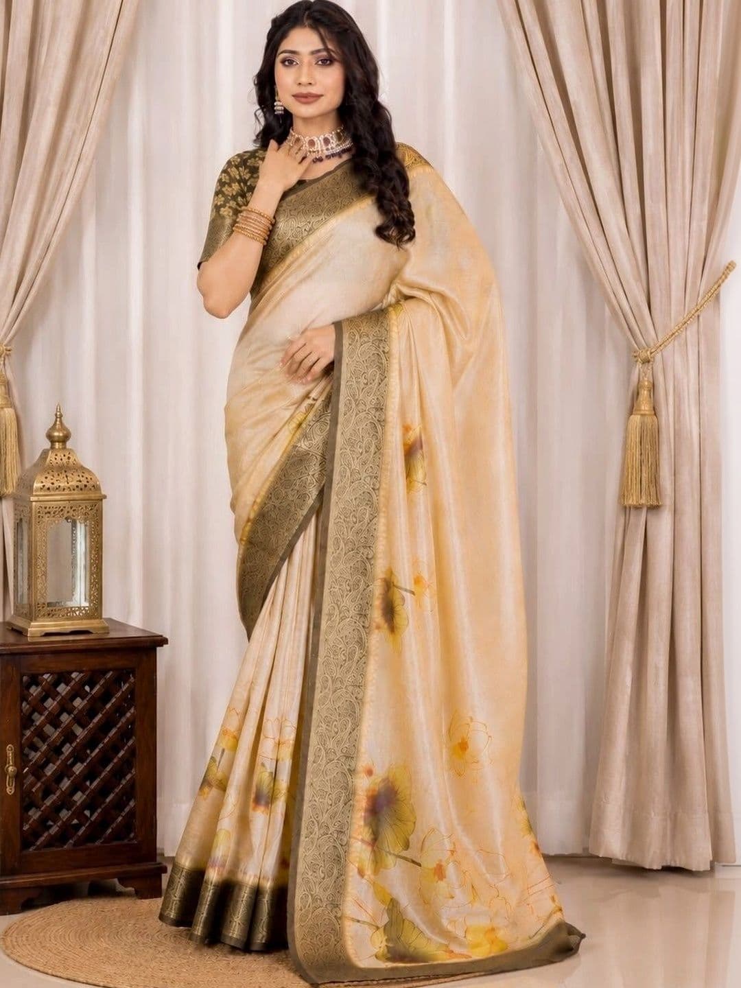 Sampada india Floral Silk Blend Saree - view 1