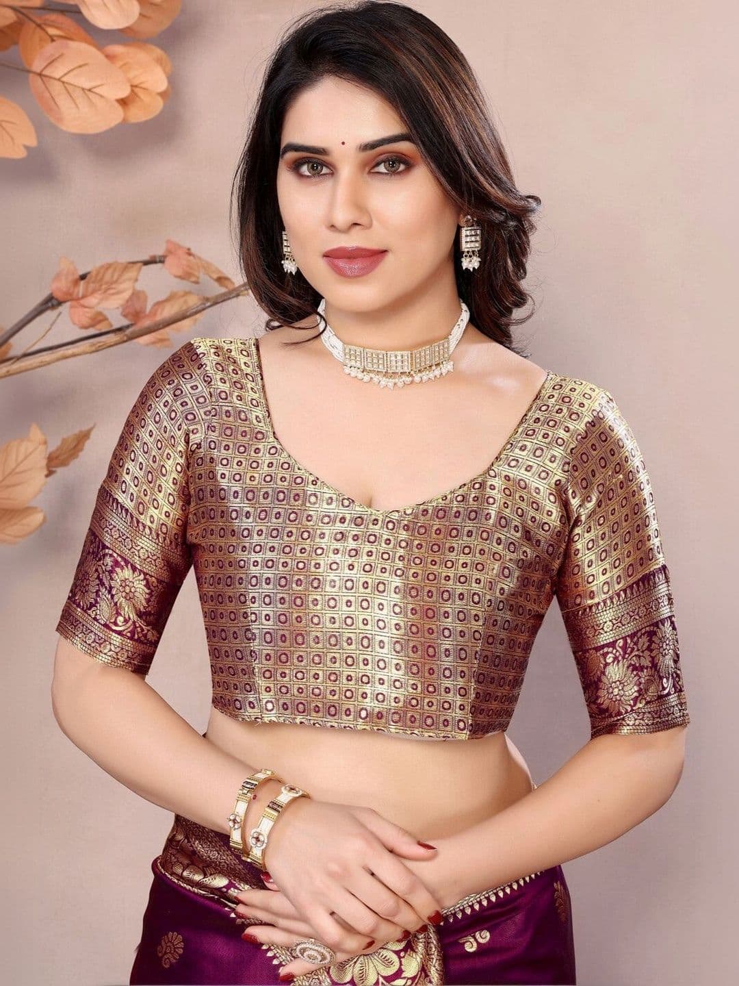 ODHNEE Woven Design Zari Silk Blend Designer Banarasi Saree thumbnail 2