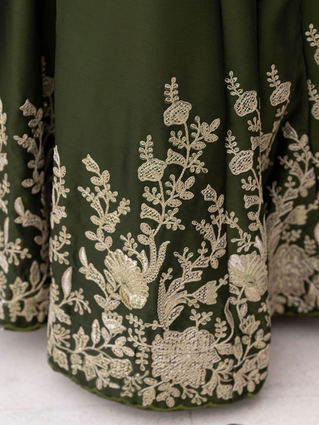 IVARIS Embroidered Sequinned Ready to Wear Lehenga & Unstitched Blouse With Dupatta thumbnail 6