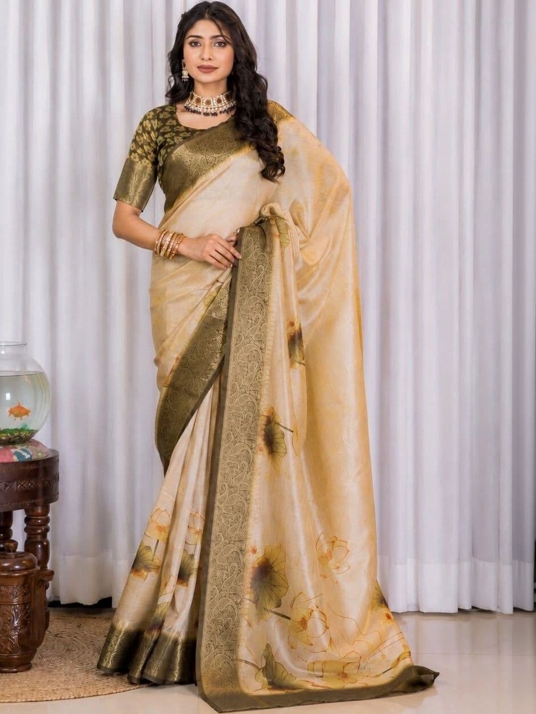 Sampada india Floral Silk Blend Saree - view 1