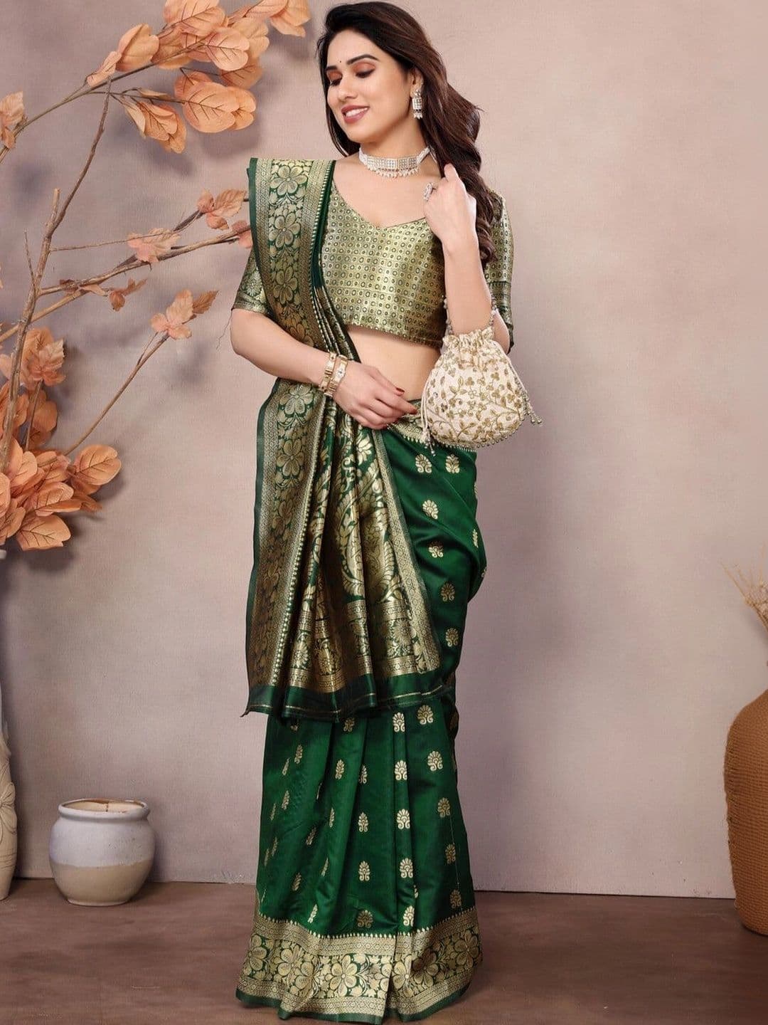 ODHNEE Woven Design Zari Silk Blend Designer Banarasi Saree thumbnail 3