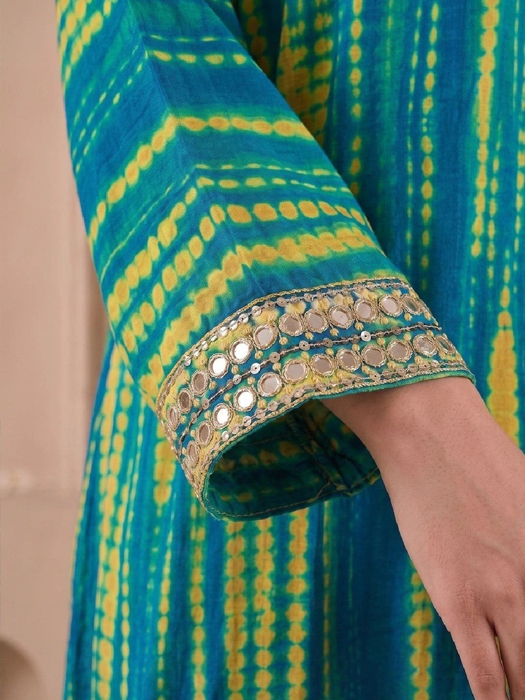 Varanga Women Dyed Regular Thread Work Kurta with Palazzos thumbnail 3