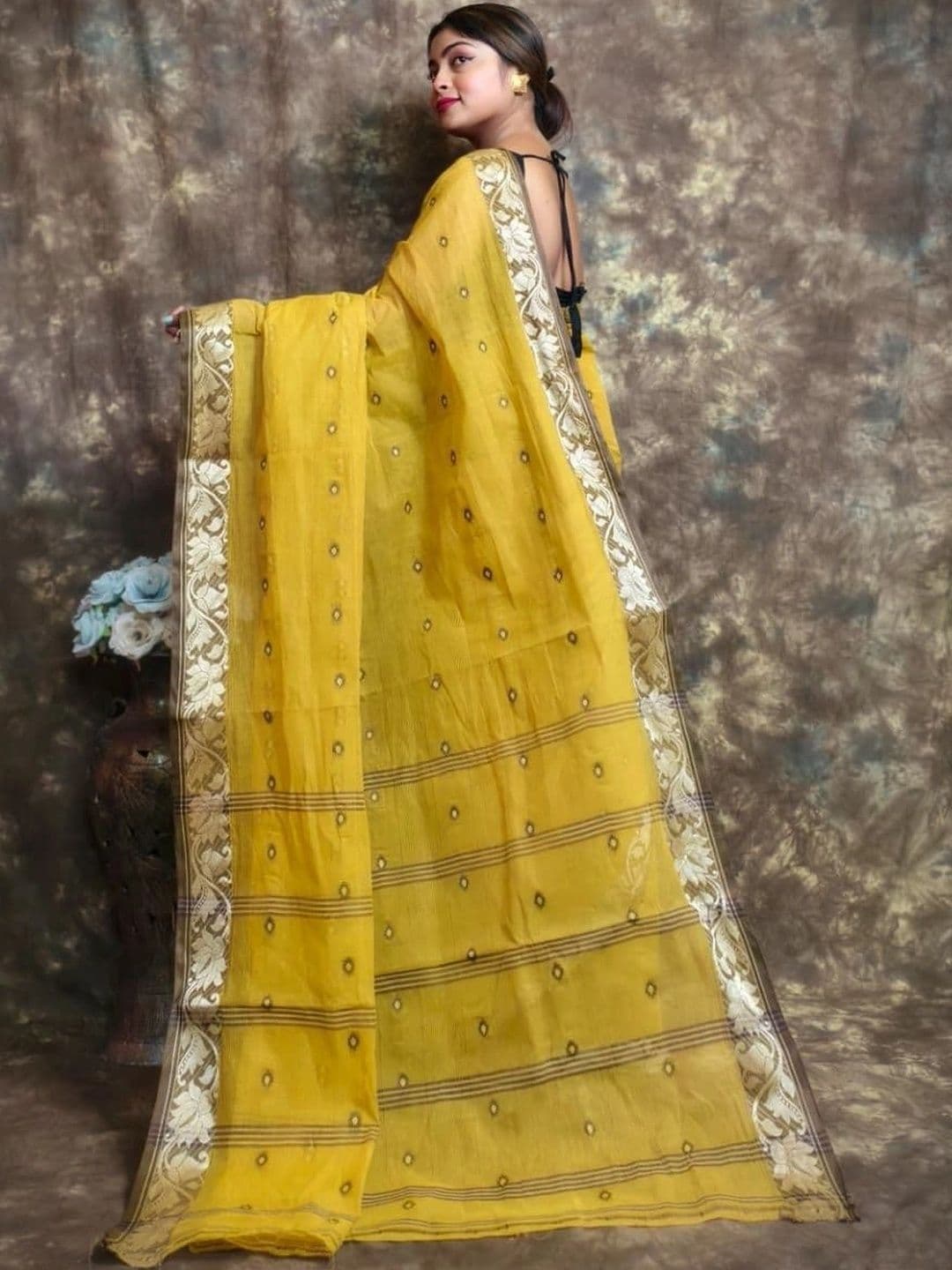 TANTSHREE Woven Design Zari Pure Cotton Saree thumbnail 2