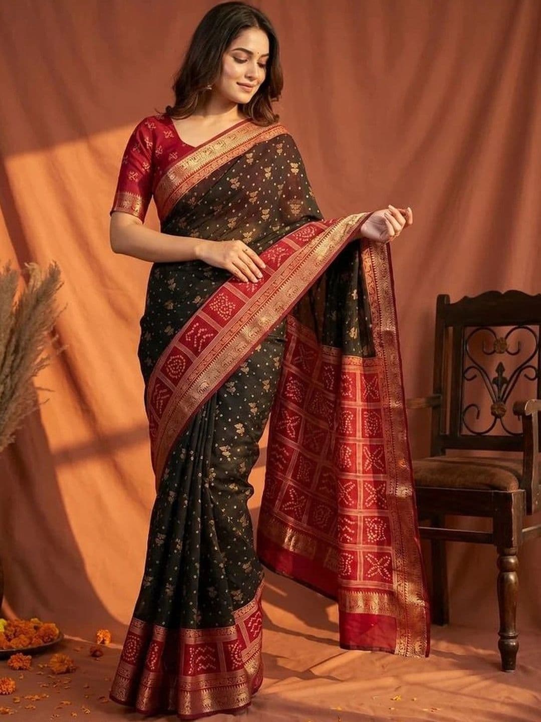 NARIVESH TRENDS Woven Design Zari Saree - view 1