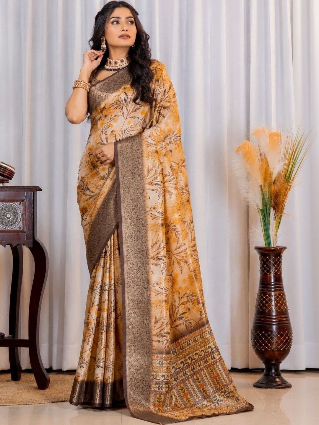 Sampada india Floral Silk Blend Saree thumbnail 4
