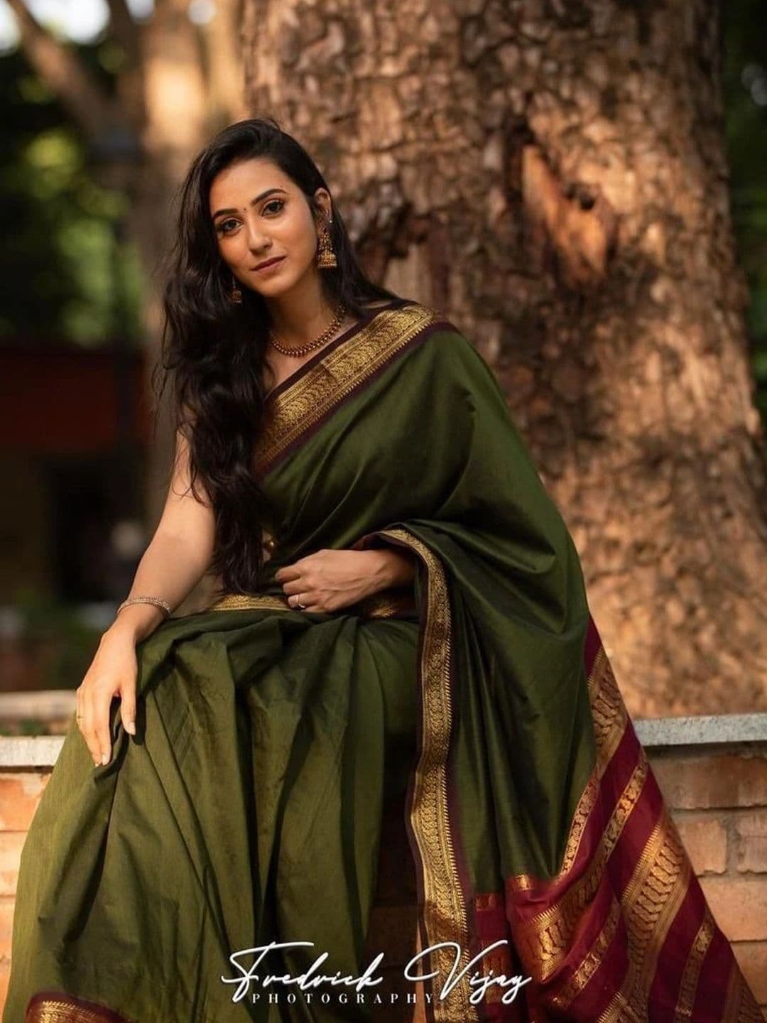 revika Woven Design Zari Art Silk Designer Kanjeevaram Saree thumbnail 5
