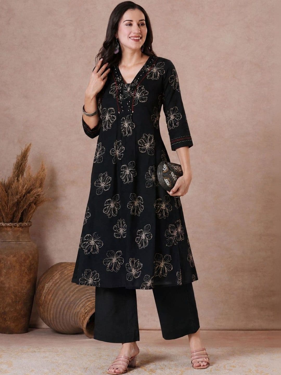 KAMI KUBI Women Floral Printed Thread Work Floral Kurta thumbnail 5
