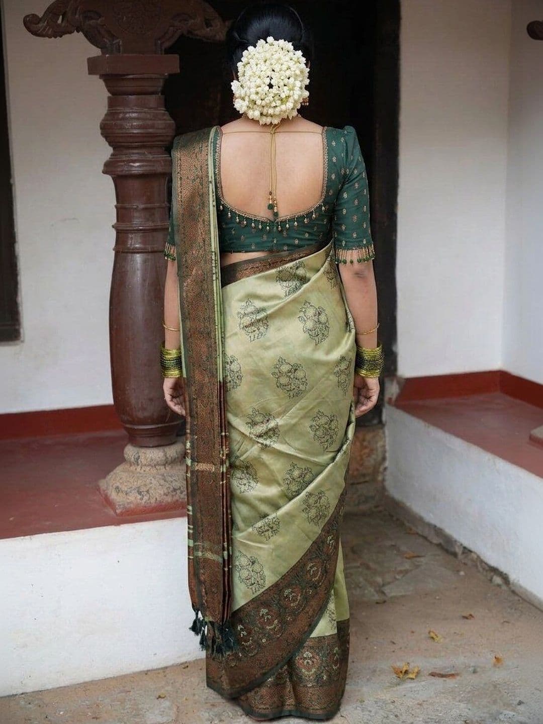 PAZVADI Woven Design Zari Silk Blend Designer Kanjeevaram Saree thumbnail 3