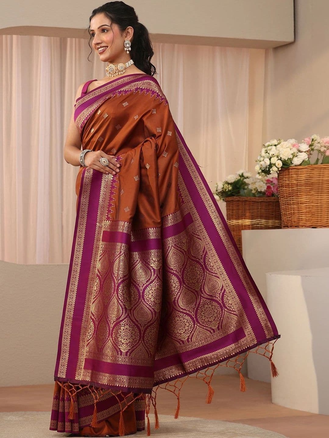 Libas Woven Design Zari Silk Blend Saree thumbnail 5