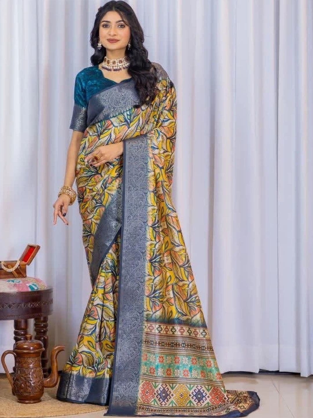 Sampada india Floral Silk Blend Saree thumbnail 5