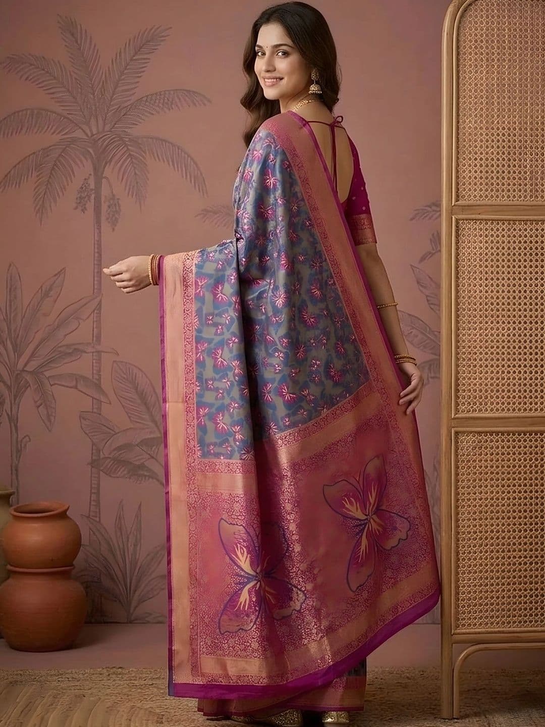 Mitera Floral Zari Silk Blend Saree thumbnail 2