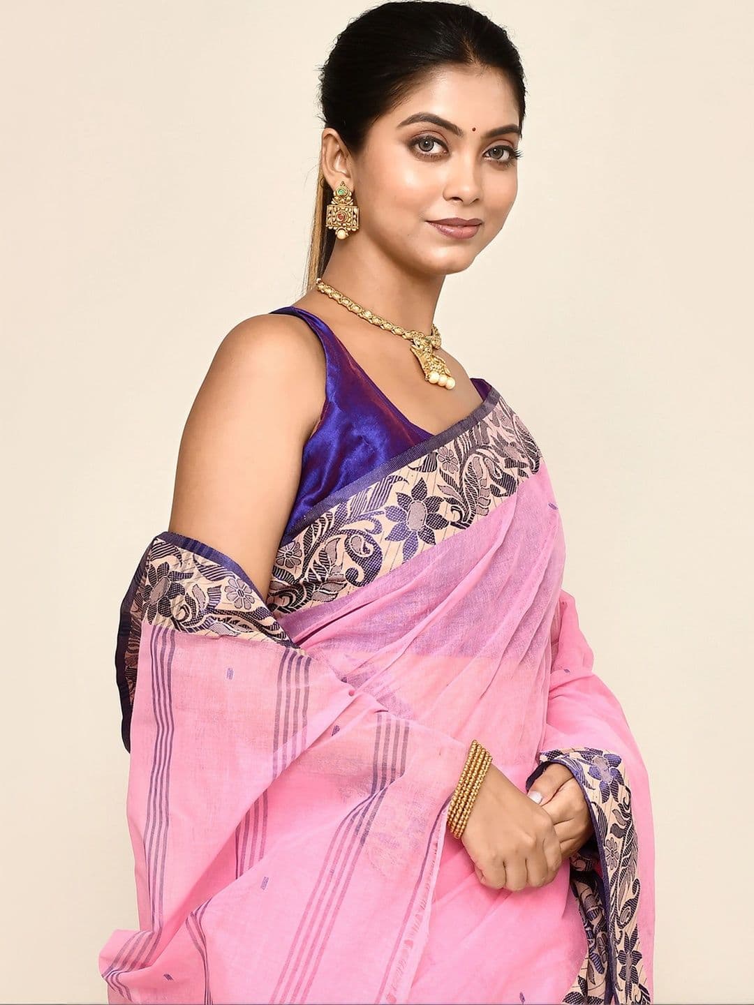 TANTSHREE Floral Pure Cotton Saree thumbnail 2