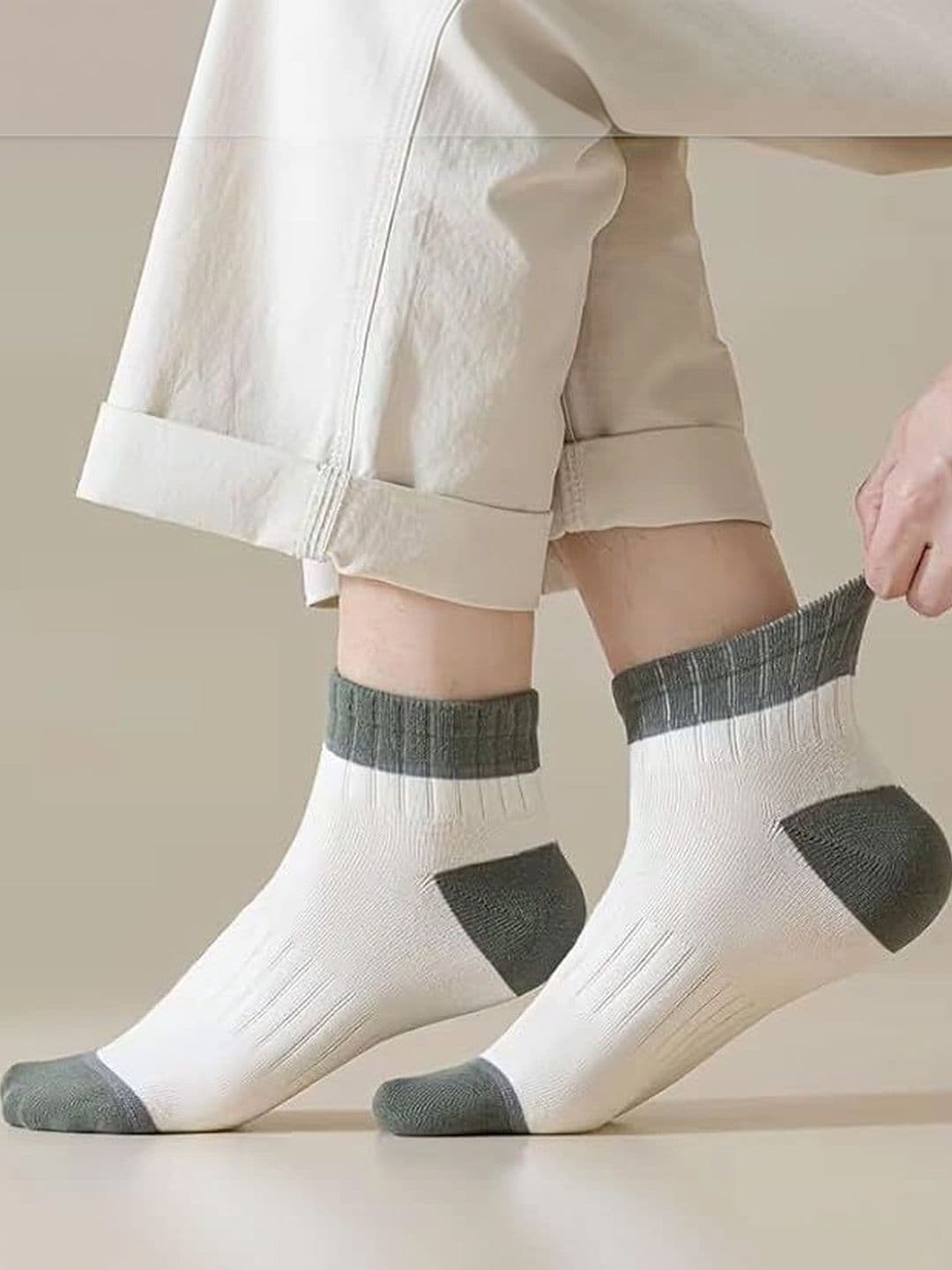MERCEHIVE Men Pack of 6 Cotton Colourblocked Ankle Length Socks thumbnail 2