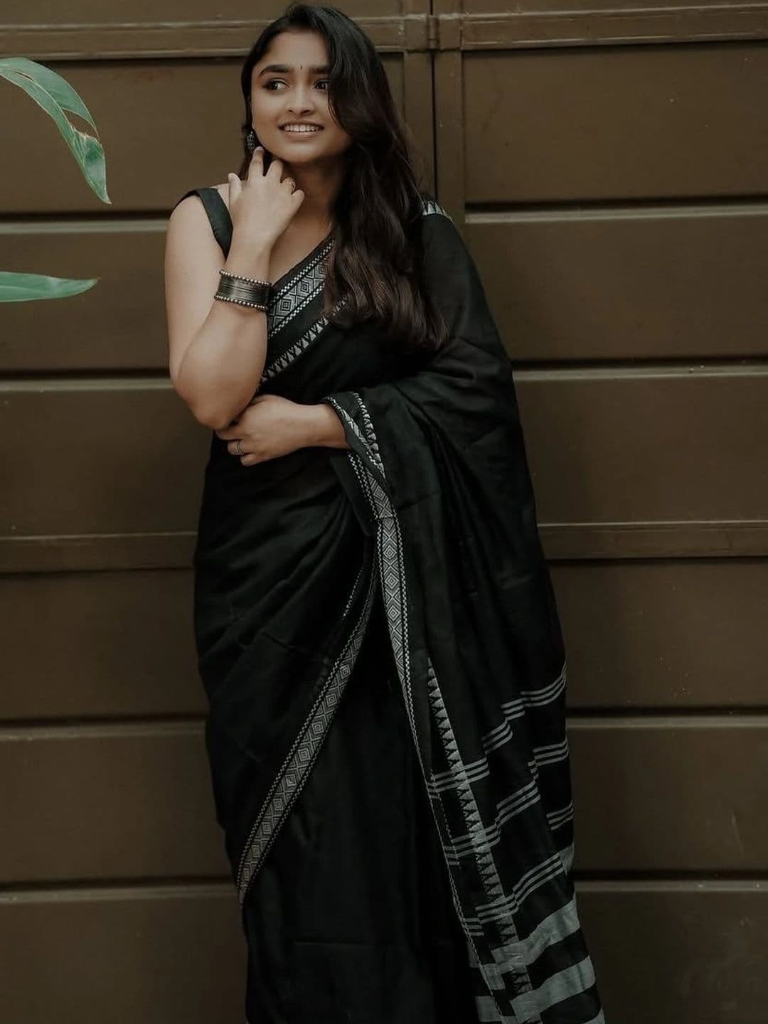 revika Women Embellished Zari Art Silk Designer Kanjeevaram Saree thumbnail 7
