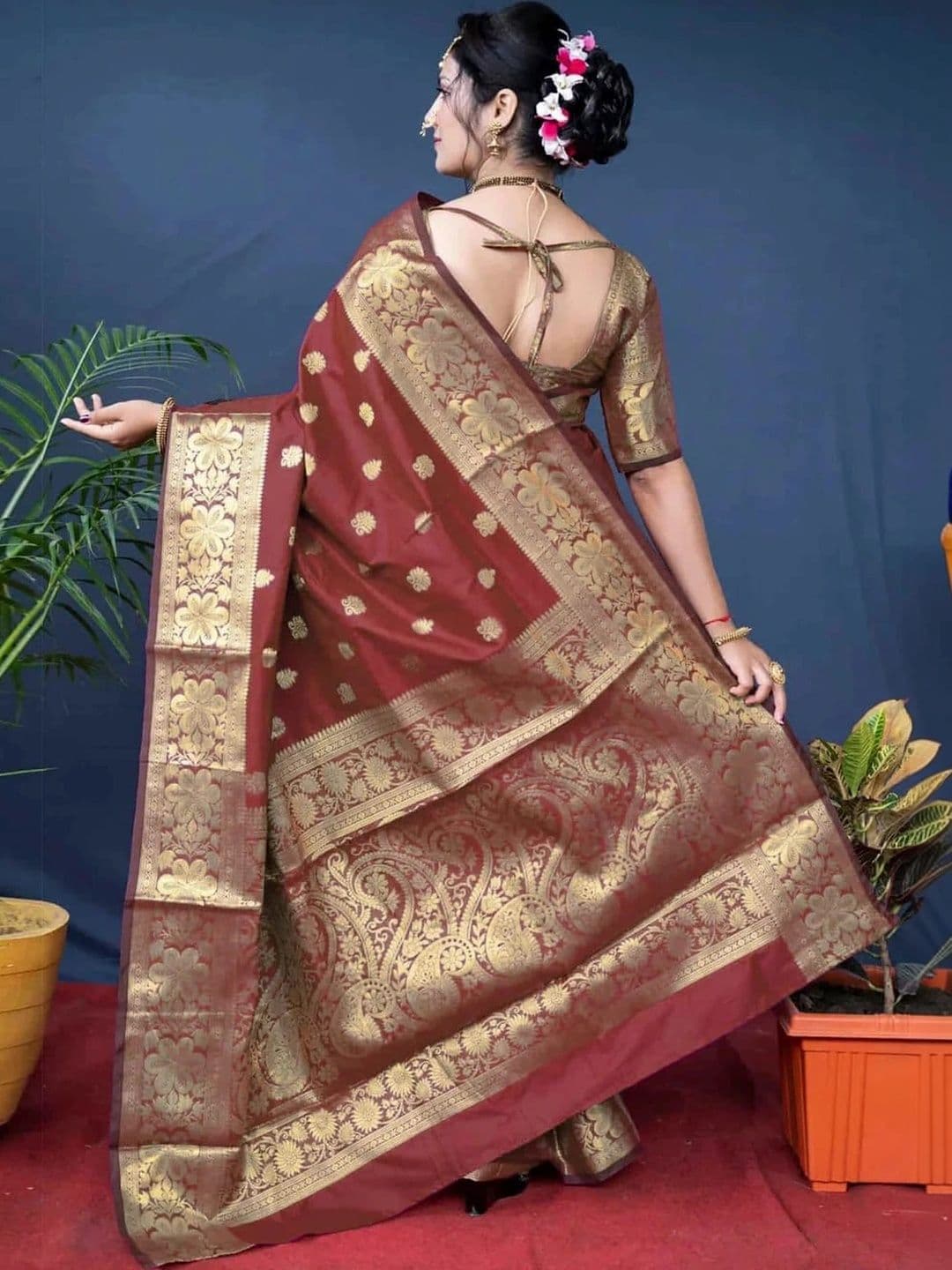 VYOM CREATION Woven Design Zari Art Silk Banarasi Saree thumbnail 5