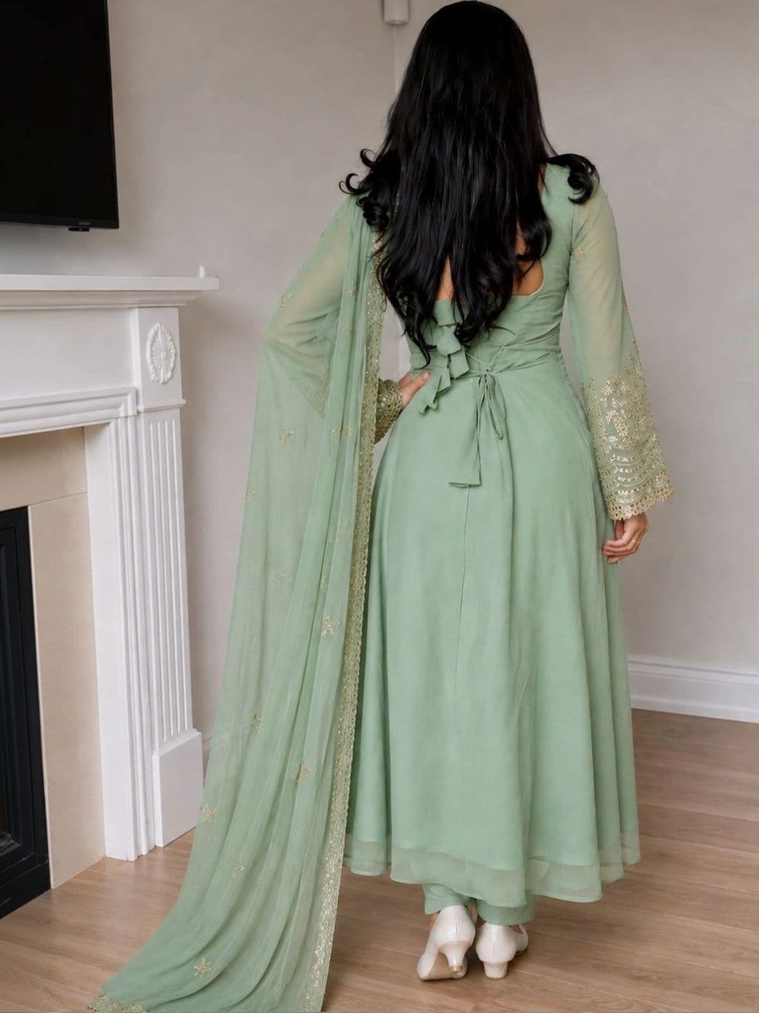 HERE&NOW Women Ethnic Motifs Embroidered Regular Thread Work Kurta with Trousers & With Dupatta thumbnail 4