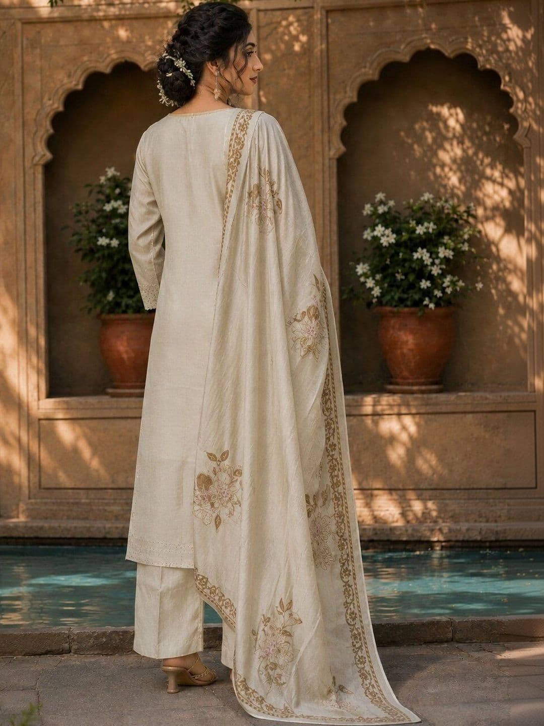 ETHONEA Women Floral Embroidered Regular Thread Work Pure Silk Kurta with Trousers & With Dupatta thumbnail 6