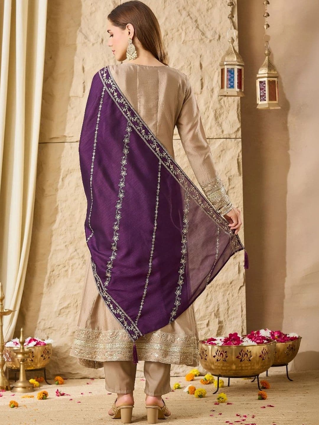 MOKOSH Women Ethnic Motifs Embroidered Empire Pure Silk Kurta with Trousers & With Dupatta thumbnail 4