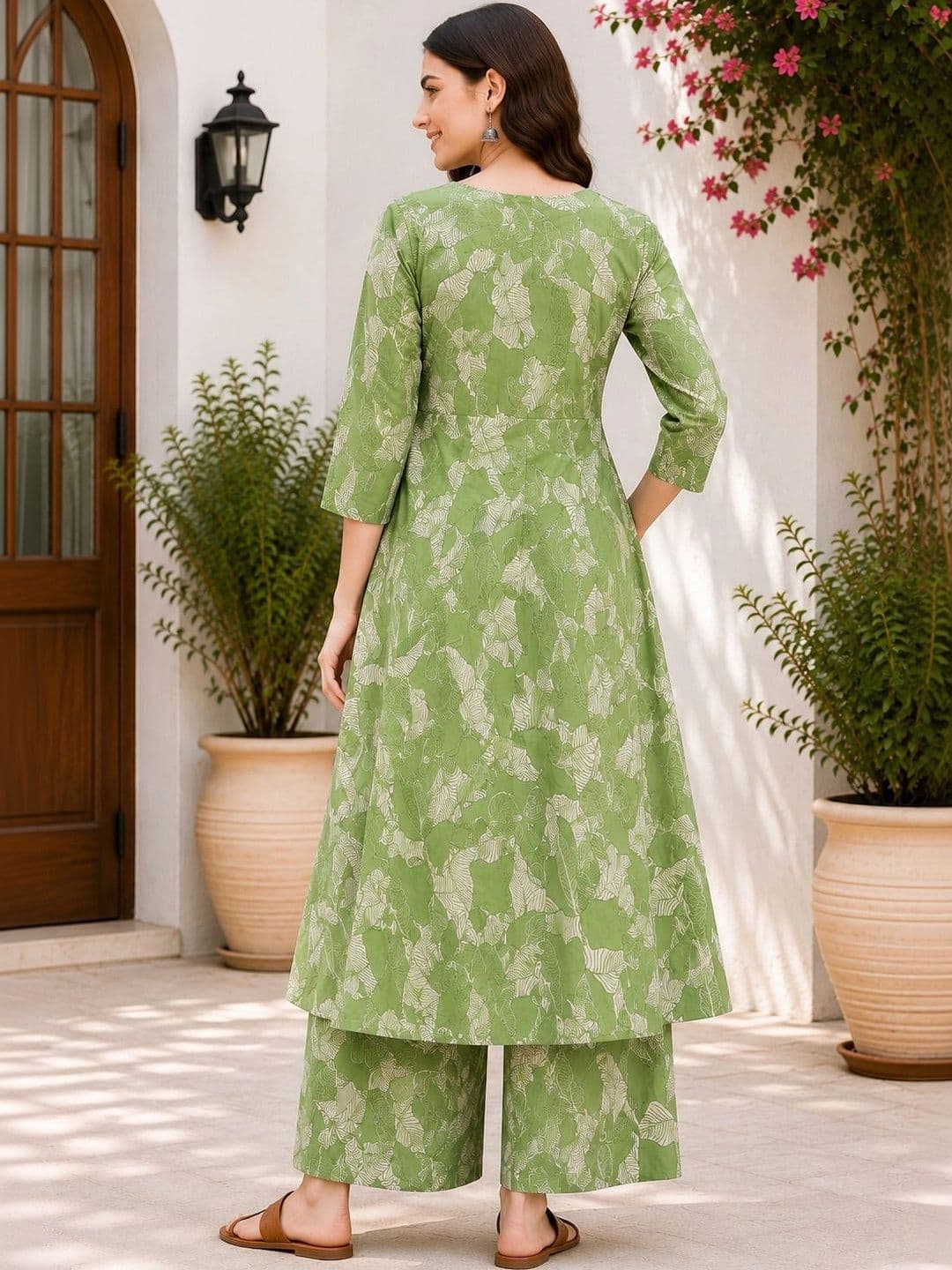 HIVA TRENDZ Women Floral Printed Empire Kurta with Palazzos thumbnail 4