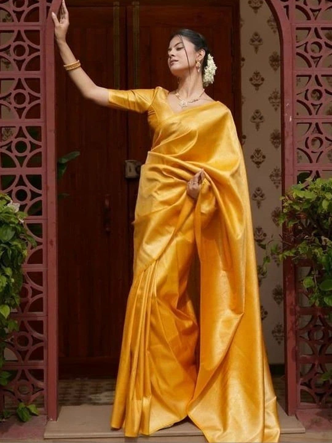 revika Woven Design Zari Art Silk Designer Kanjeevaram Saree thumbnail 3