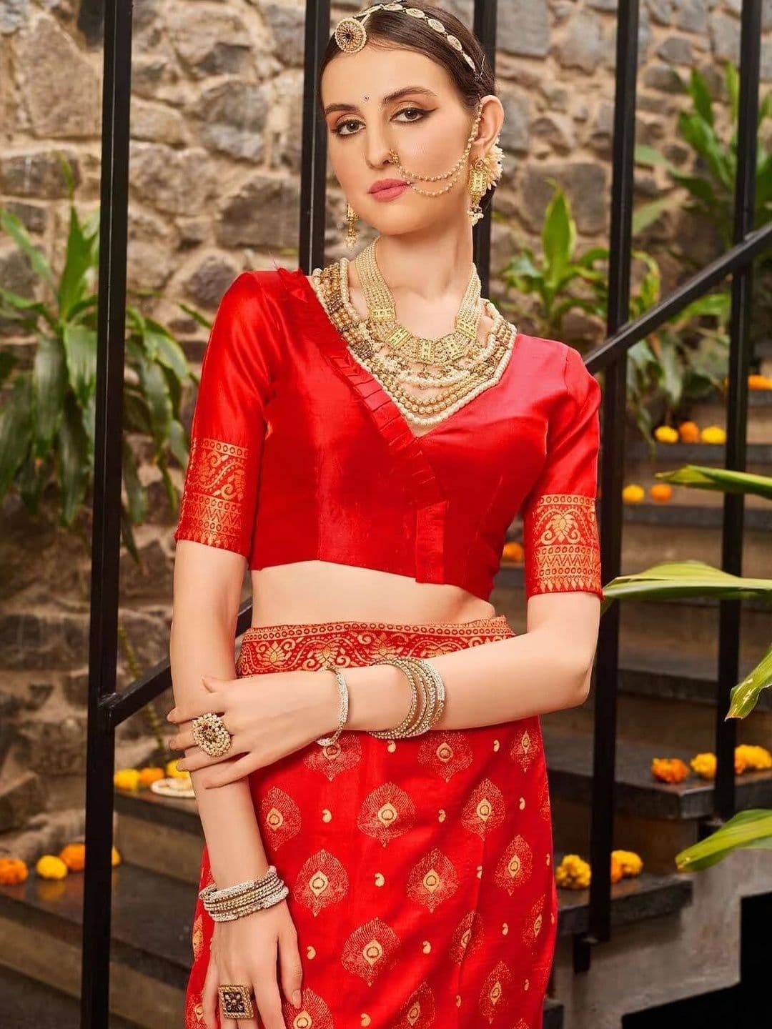 VYOM CREATION Woven Design Zari Art Silk Banarasi Saree thumbnail 5