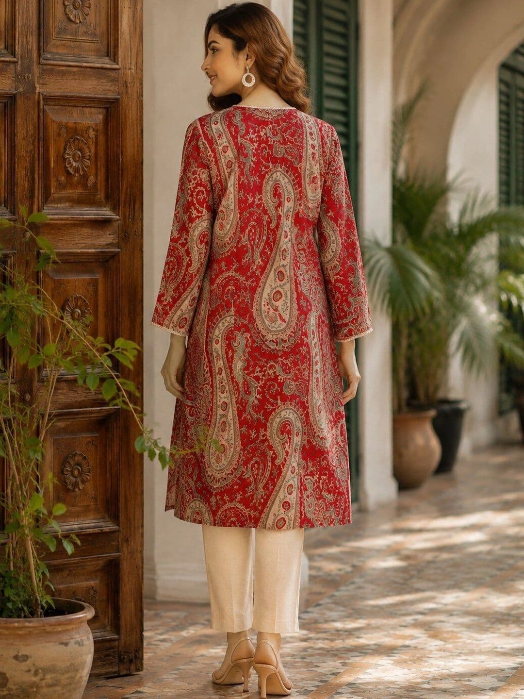 Tabeedah Women Paisley Printed Indie Prints Handloom Kurta thumbnail 2