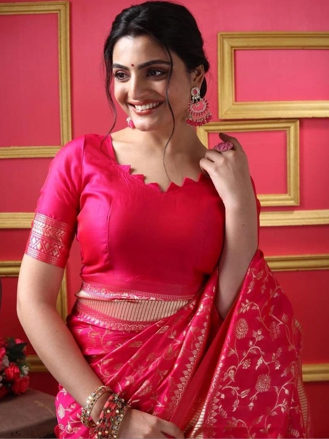 VYOM CREATION Woven Design Zari Art Silk Banarasi Saree thumbnail 2