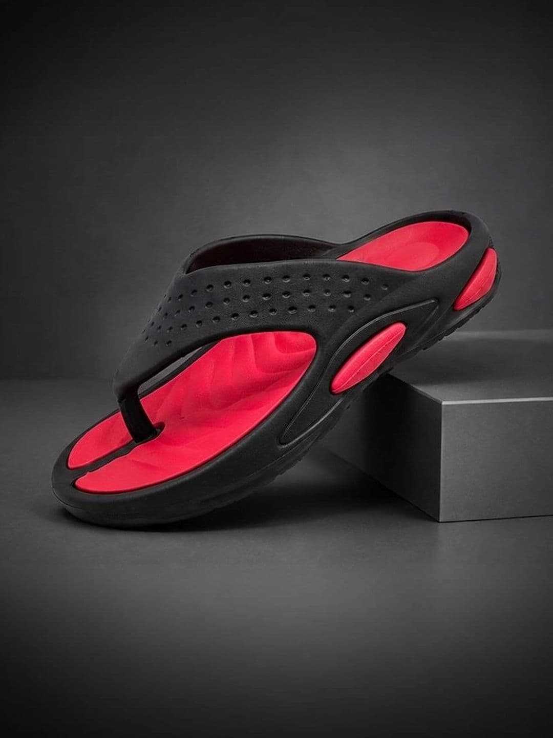 VOOLIO Men Colourblocked Thong Flip-Flops thumbnail 4