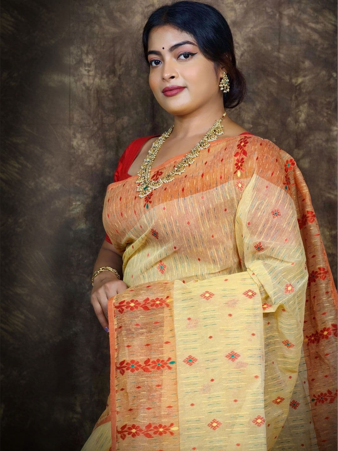 Monde Avenir Woven Design Jamdani Saree thumbnail 3