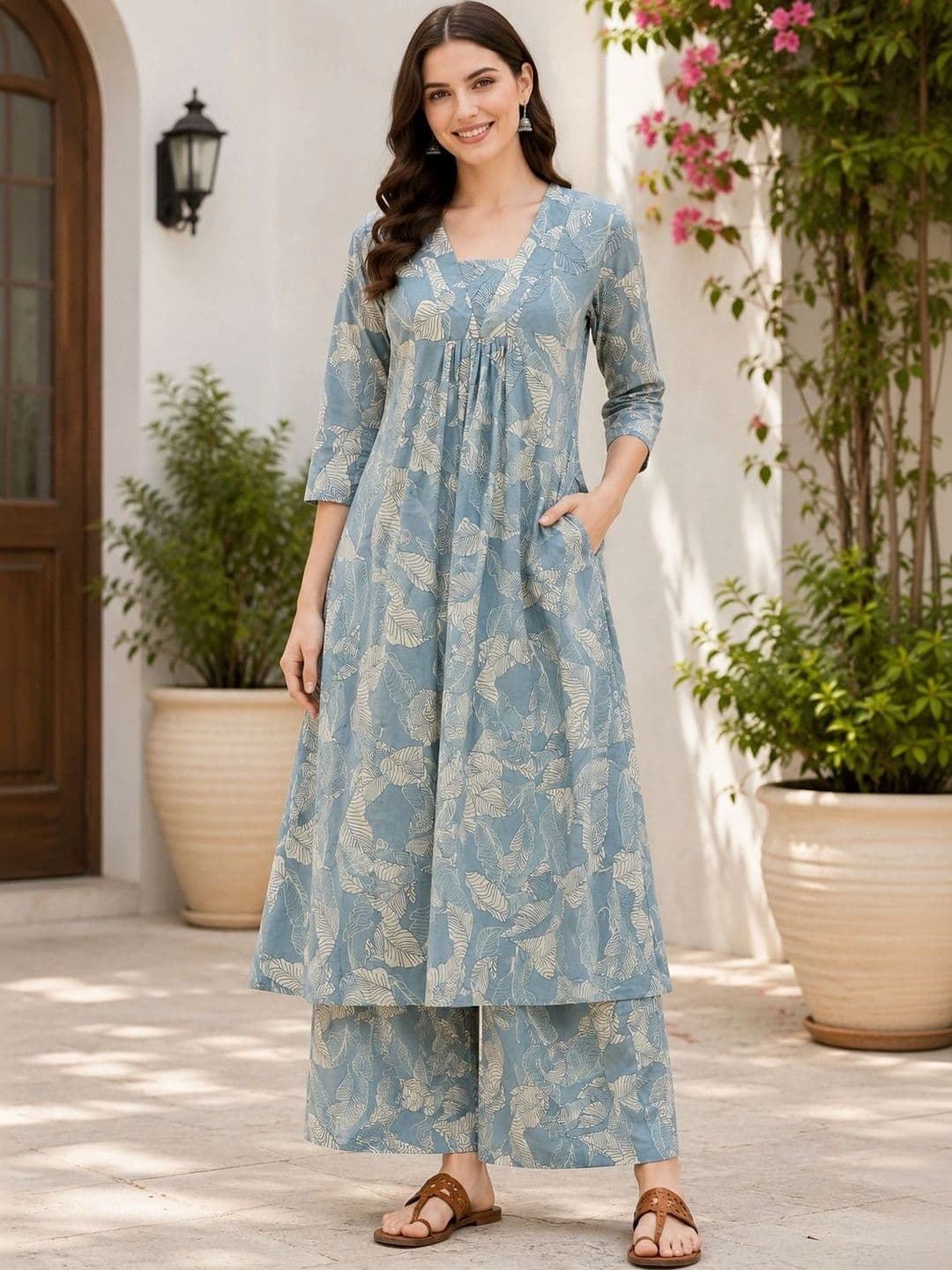 HIVA TRENDZ Women Floral Printed Empire Kurta with Palazzos thumbnail 3