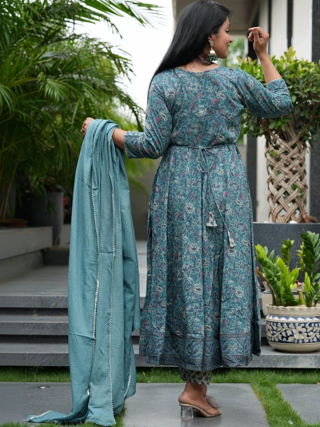 Dholkee Women Ethnic Motifs Printed Empire Gotta Patti Pure Cotton Kurta with Trousers & With Dupatta thumbnail 7