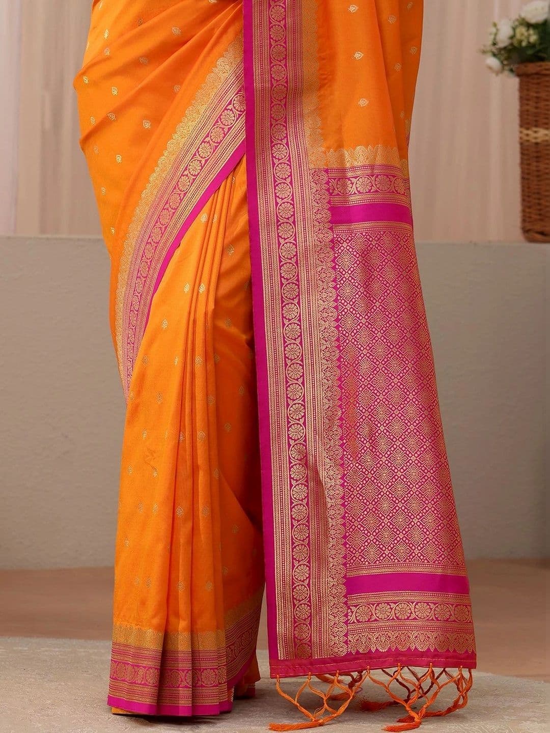 Libas Ethnic Motifs Zari Silk Blend Heavy Work Saree thumbnail 6