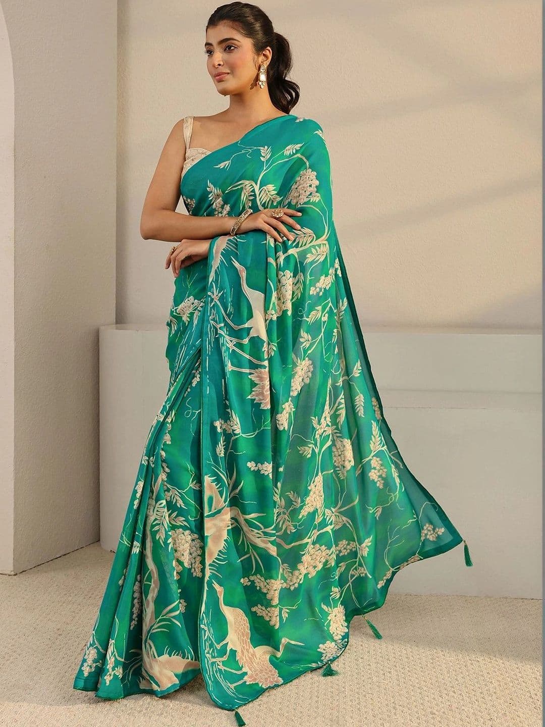 Libas Floral Pure Georgette Saree thumbnail 4