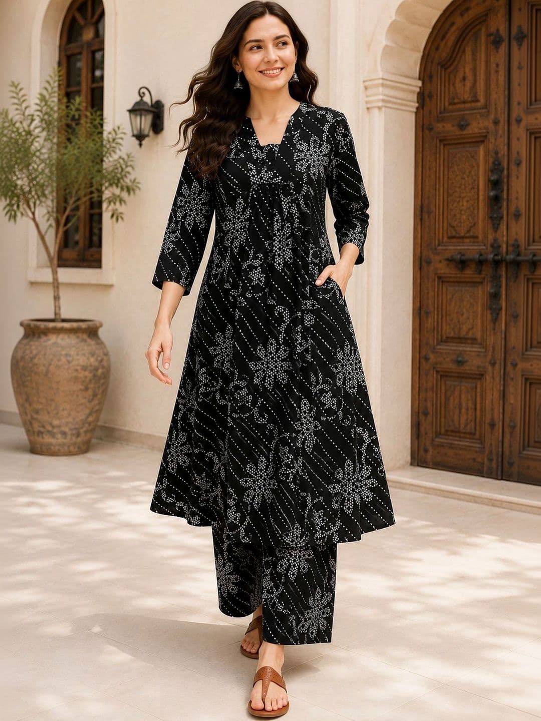 EVANORA Women Floral Printed Empire Kurta with Palazzos - view 1