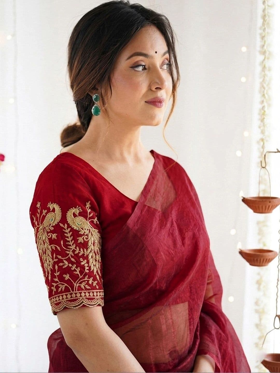 Satrani Embroidered Tissue Saree thumbnail 7