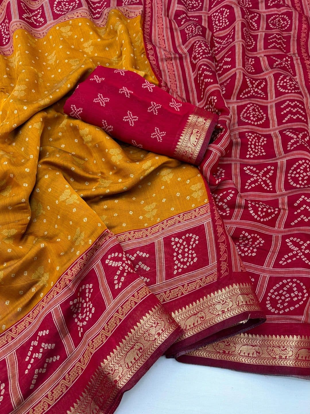 NARIVESH TRENDS Bandhani Zari Saree thumbnail 3