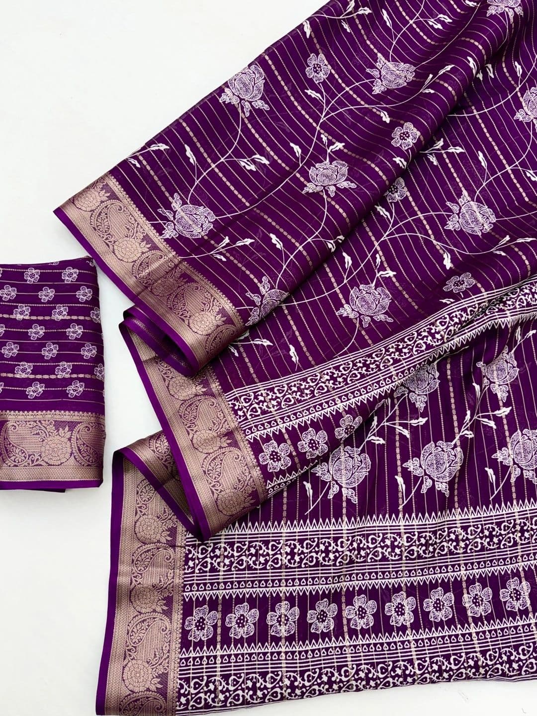NARIVESH TRENDS Zari Poly Crepe Saree thumbnail 3