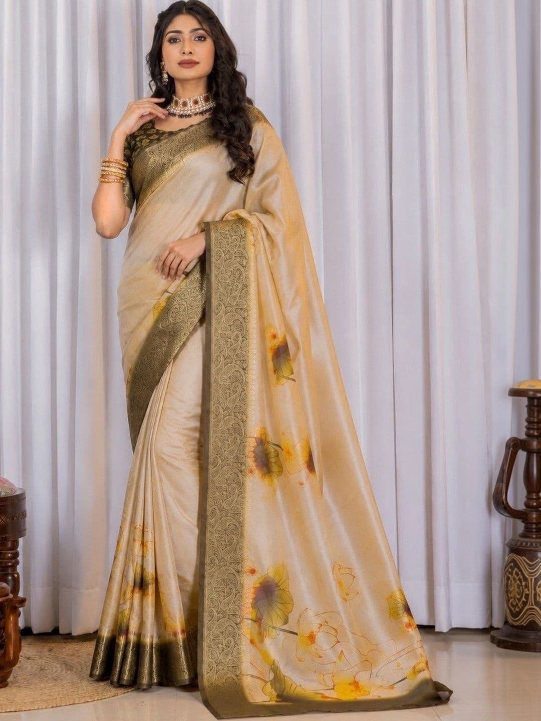 Sampada india Floral Silk Blend Saree thumbnail 4