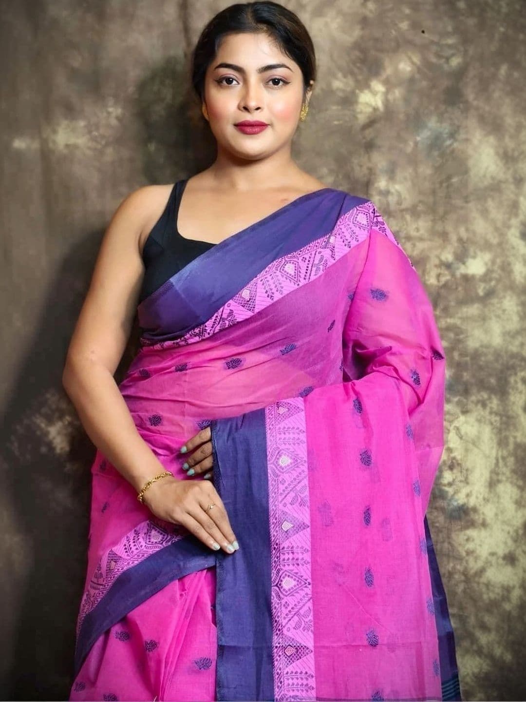 TANTSHREE Embroidered Pure Cotton Saree thumbnail 3