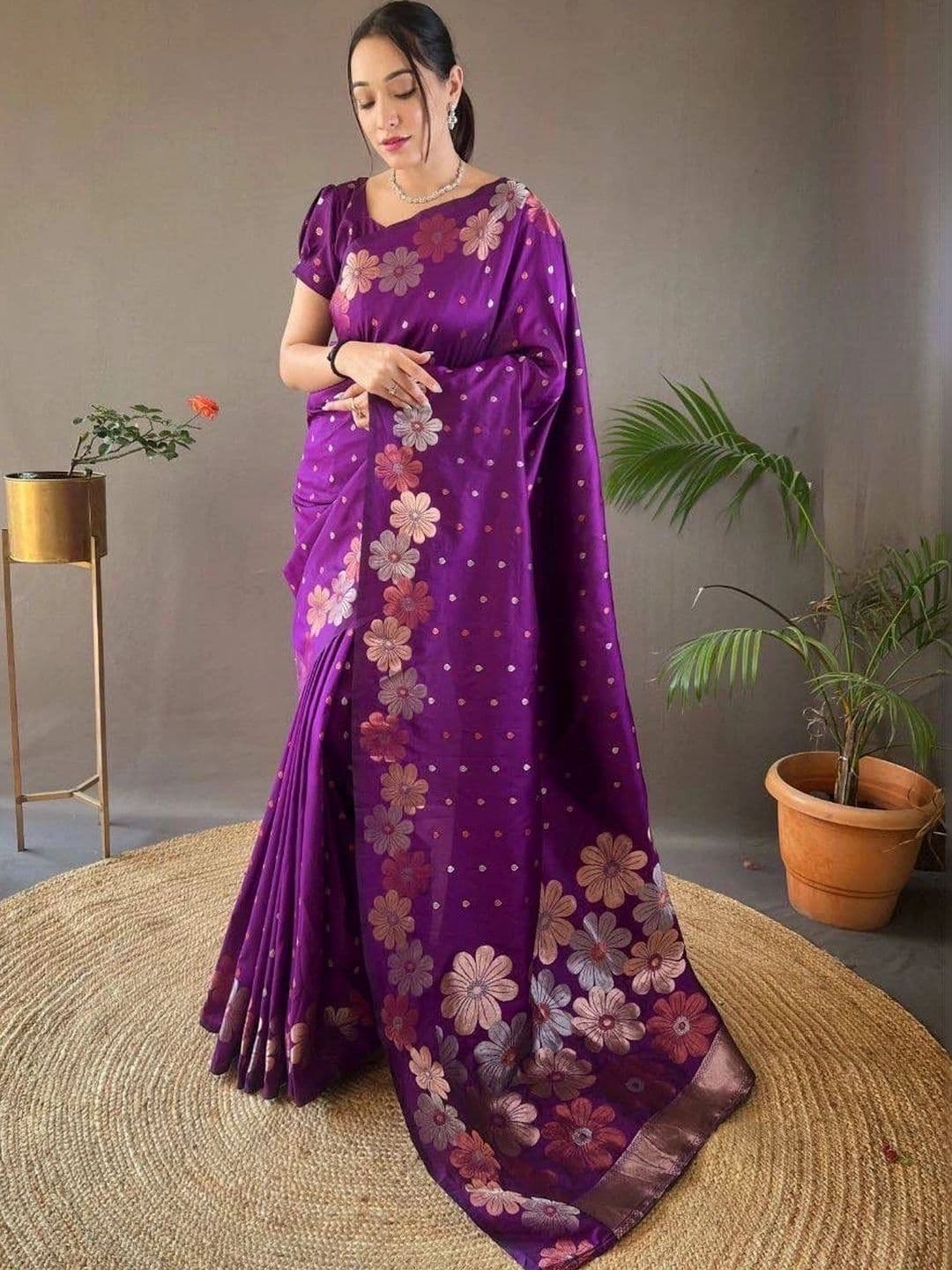 Milvia Floral Silk Blend Designer Banarasi Saree - view 1