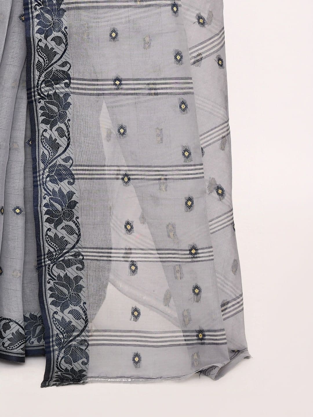TANTSHREE Embroidered Pure Cotton Saree thumbnail 4
