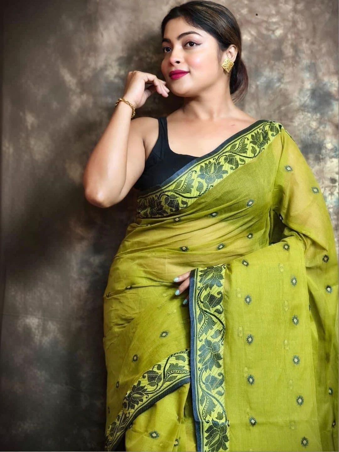 TANTSHREE Floral Pure Cotton Saree thumbnail 2