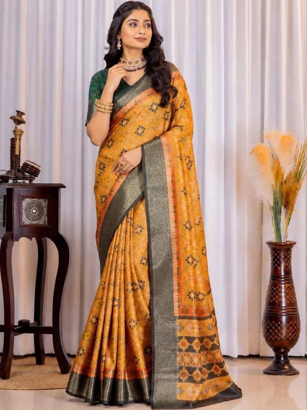 Sampada india Silk Blend Saree thumbnail 5