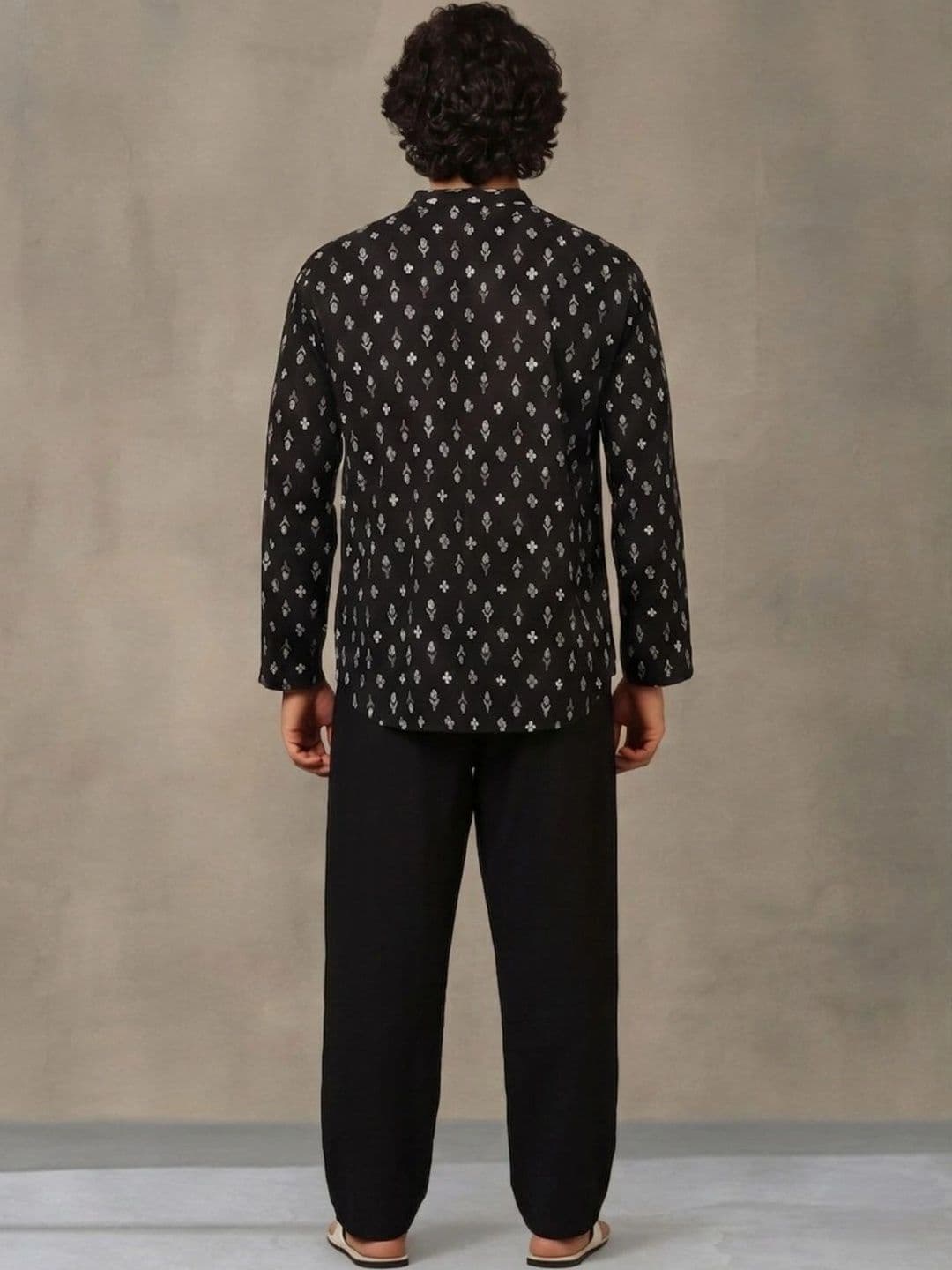 Navibhu Printed Pure Cotton Mandarin Collar Short Kurta thumbnail 3