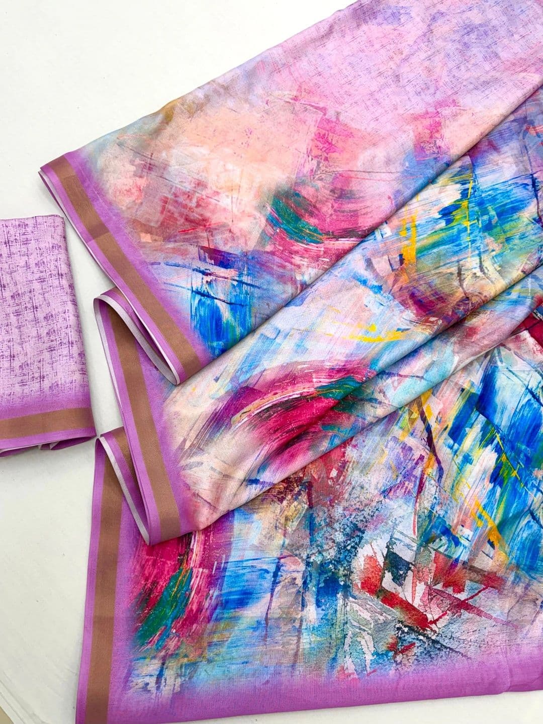 NARIVESH TRENDS Art Silk Saree thumbnail 3