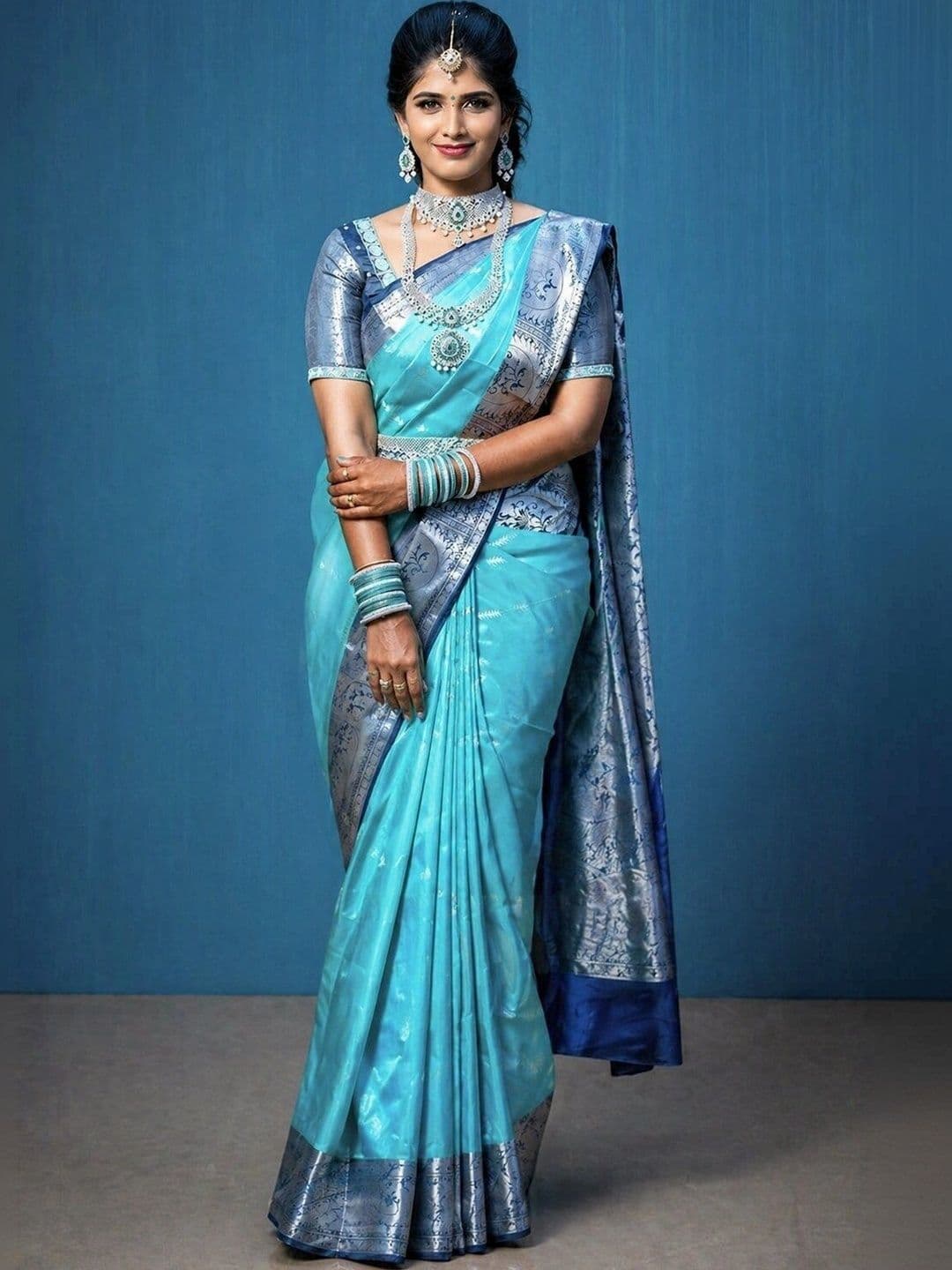 PAZVADI Woven Design Zari Silk Blend Designer Kanjeevaram Saree - view 1