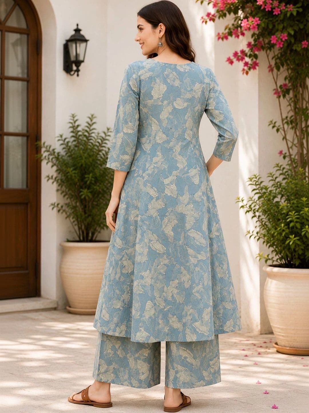 HIVA TRENDZ Women Floral Printed Empire Kurta with Palazzos thumbnail 5