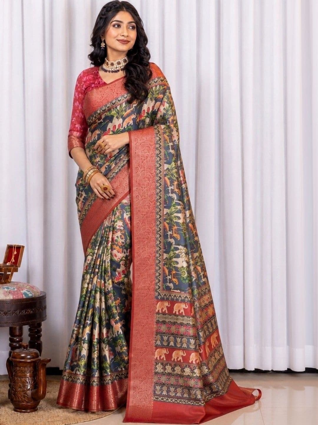 Sampada india Floral Silk Blend Saree thumbnail 3
